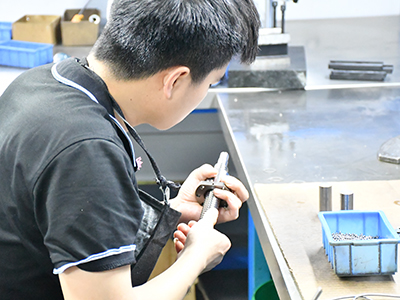 技术人员工作现场